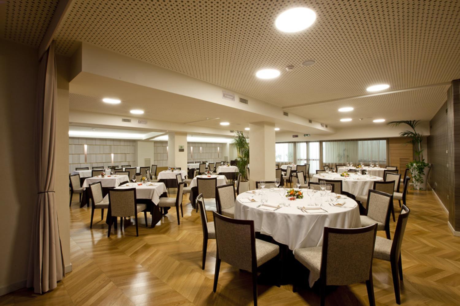 Hotel Breaking Business 4*