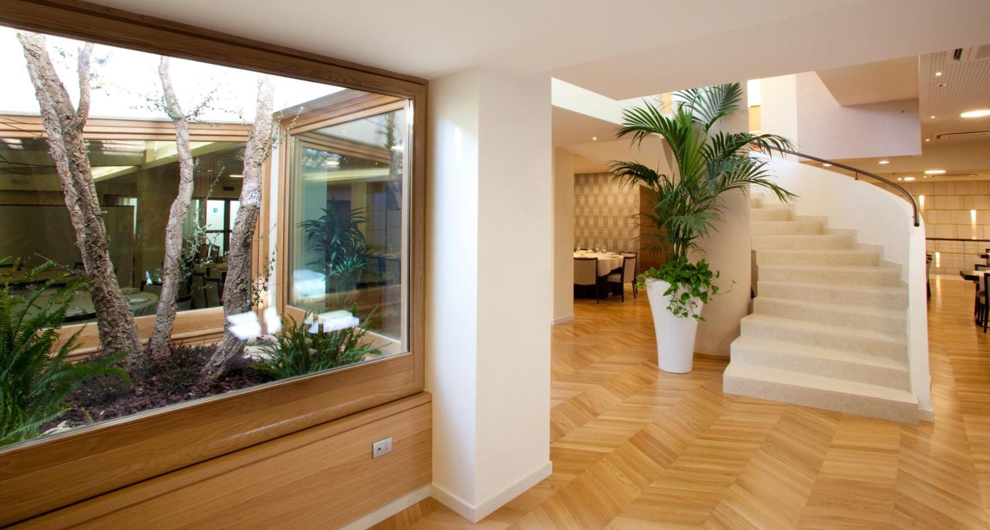 Hotel Breaking Business Mosciano SantʼAngelo