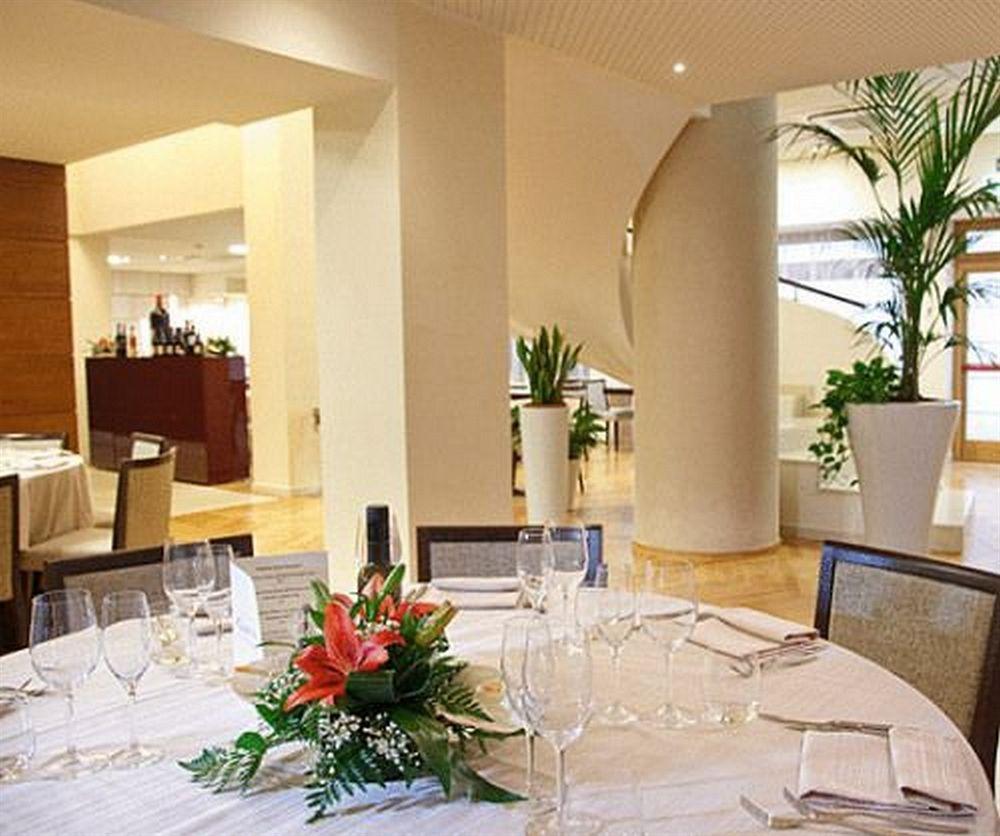 Breaking Business Hotel