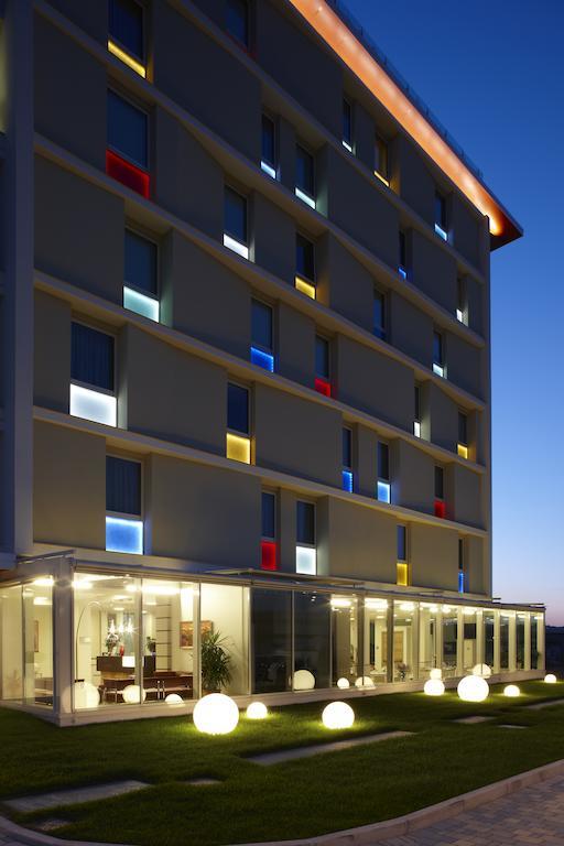 Hotel Breaking Business 4*
