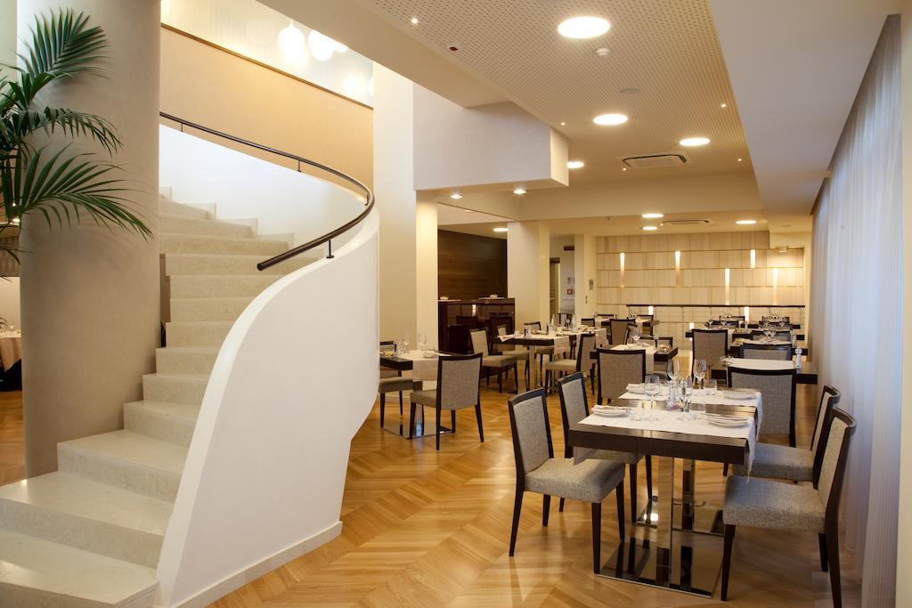 Breaking Business Hotel 4*